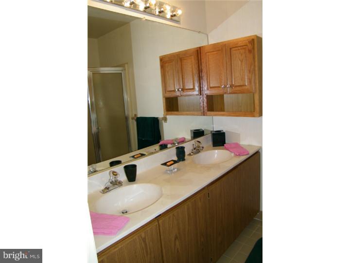31 Raintree Drive Hamilton, NJ 08690 - Photo 13 of 25 Gallery Image 13