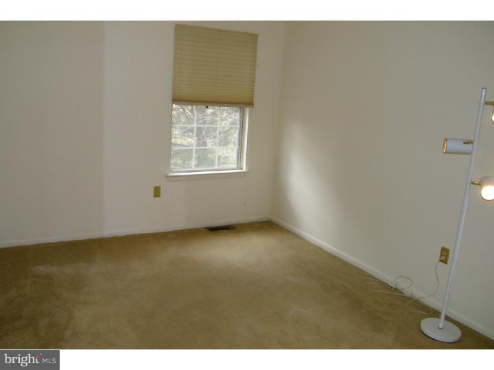 31 Raintree Drive Hamilton, NJ 08690 - Photo 15 of 25 Gallery Image 15