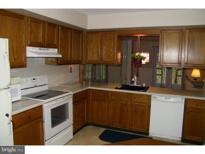 31 Raintree Drive Hamilton, NJ 08690 - Photo 3 of 25 Gallery Image 3