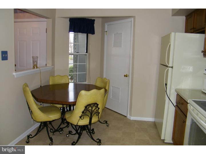 31 Raintree Drive Hamilton, NJ 08690 - Photo 4 of 25 Gallery Image 4