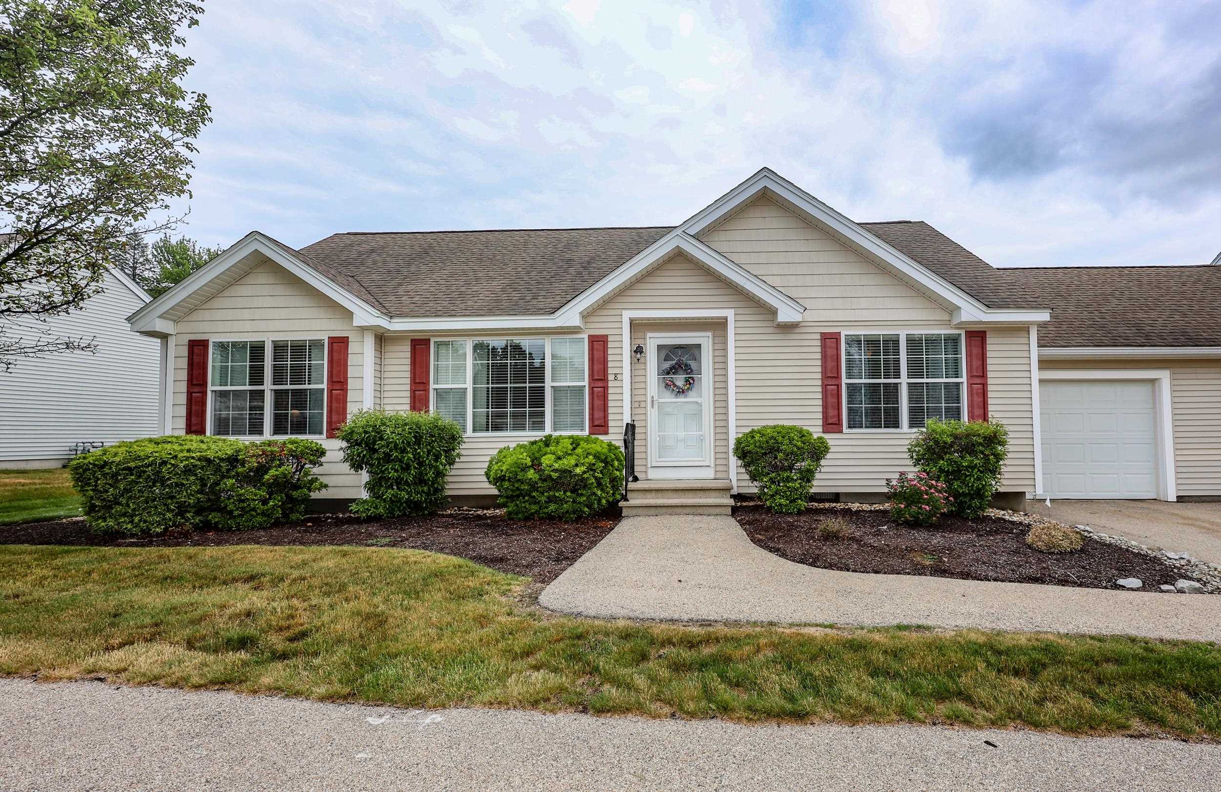 8 Cedar Street, Unit 8 Hooksett, NH 03106 - Photo 2 of 34