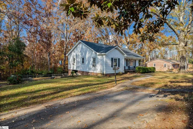 $184,900 | 10 Higgins Drive, Ware Shoals, SC 29692