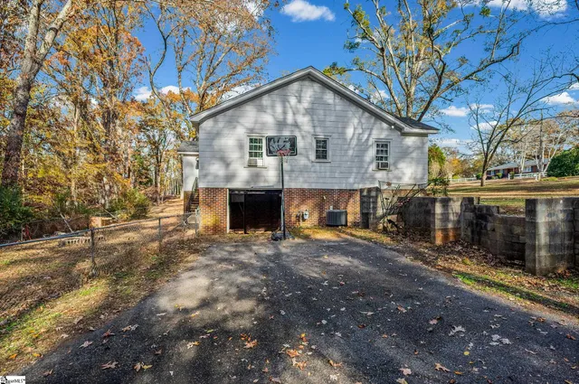 $184,900 | 10 Higgins Drive, Ware Shoals, SC 29692