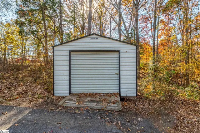 $184,900 | 10 Higgins Drive, Ware Shoals, SC 29692