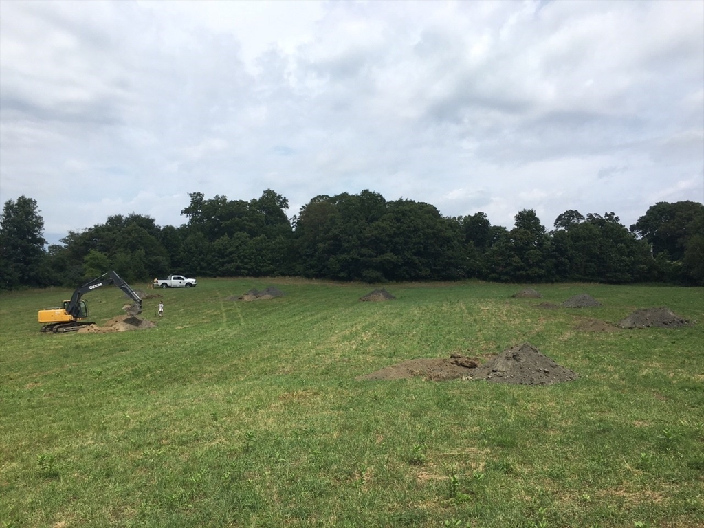 536 R Highland Road Tiverton, RI 02878 - Photo 3 of 17