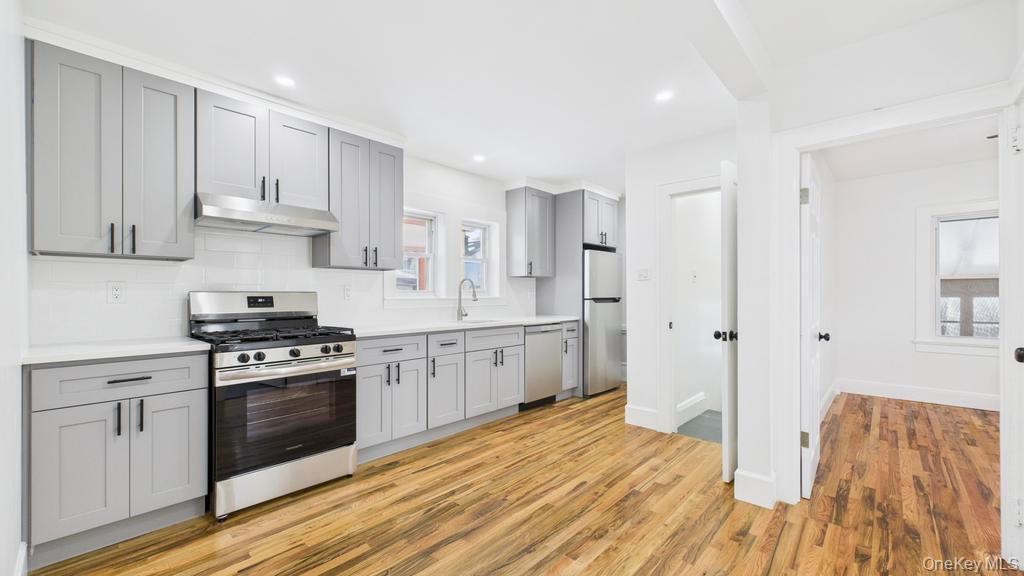 142-16 223rd Street Queens, NY 11413 - Photo 13 of 36