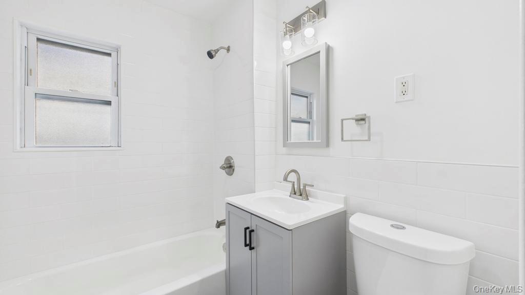 142-16 223rd Street Queens, NY 11413 - Photo 23 of 36