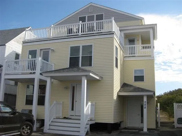$3,495 | 288 North End Boulevard, Unit 2, Salisbury, MA 01952