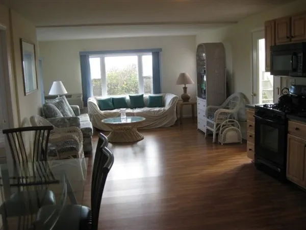 $3,495 | 288 North End Boulevard, Unit 2, Salisbury, MA 01952