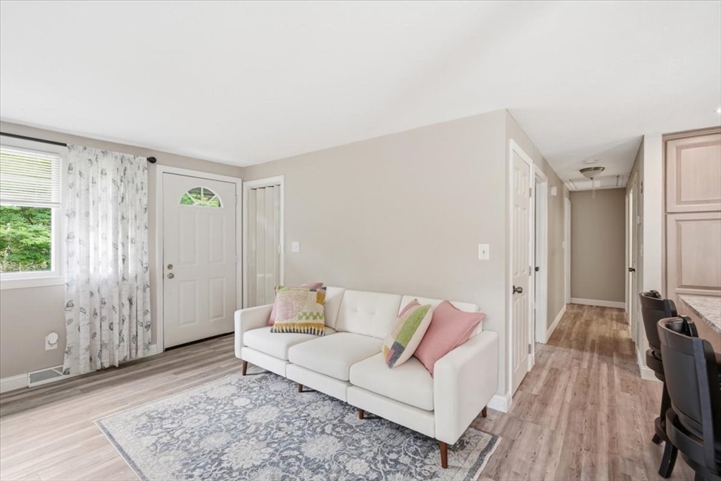173 Bourne Road Plymouth, MA 02360 - Photo 6 of 34