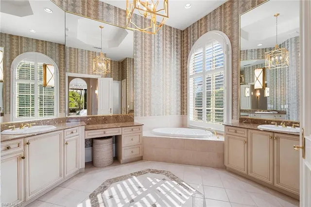 $4,300,000 | 1701 Venezia Way, Naples, FL 34105