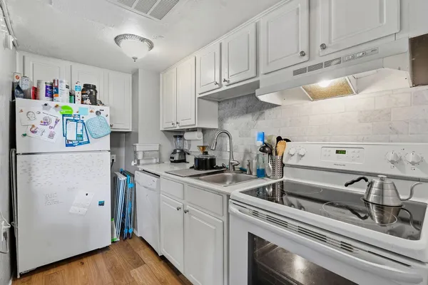 $2,400 | 2910 Medical Arts Street, Unit 210, Austin, TX 78705