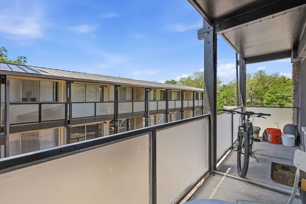 $2,400 | 2910 Medical Arts Street, Unit 210, Austin, TX 78705