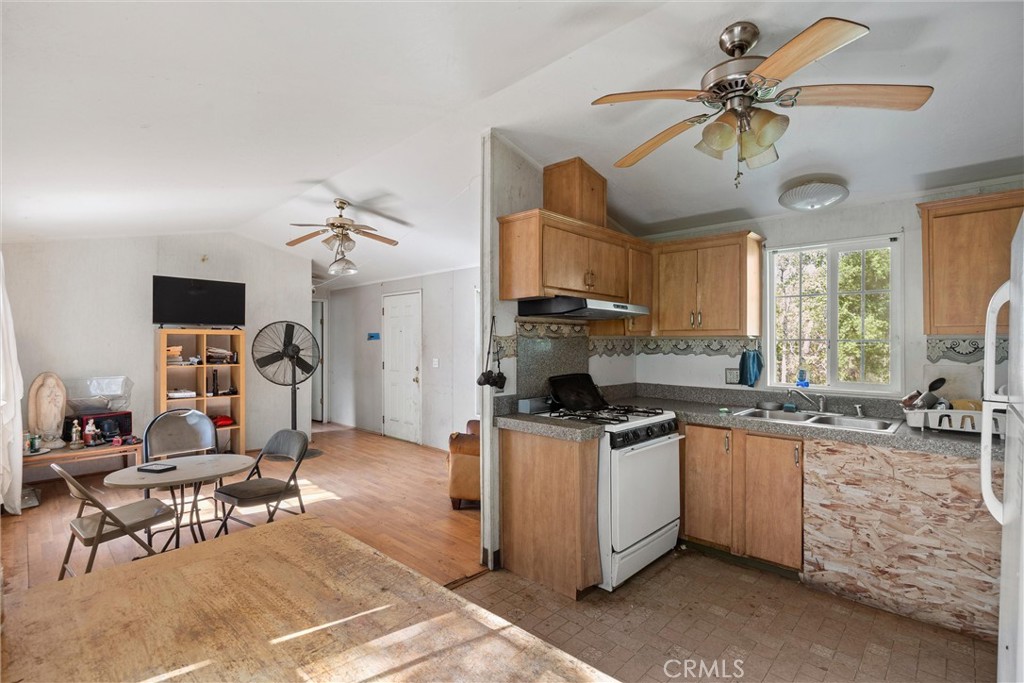 300 Purple Rock Road Bangor, CA 95914 - Photo 12 of 53