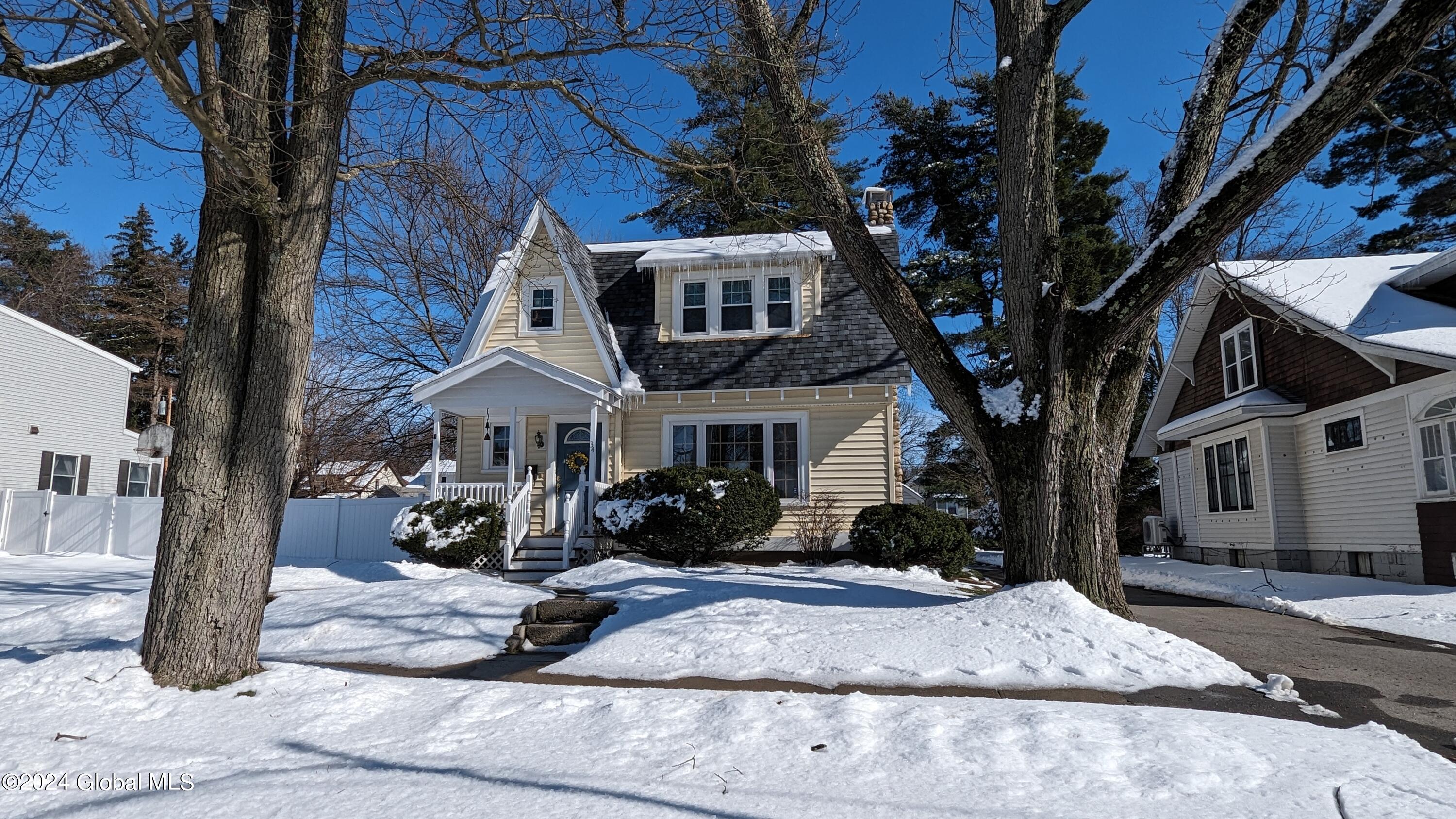 34 Eastholm Road Schenectady, NY 12304 - Photo 2 of 2 PXL_20240325_194935373