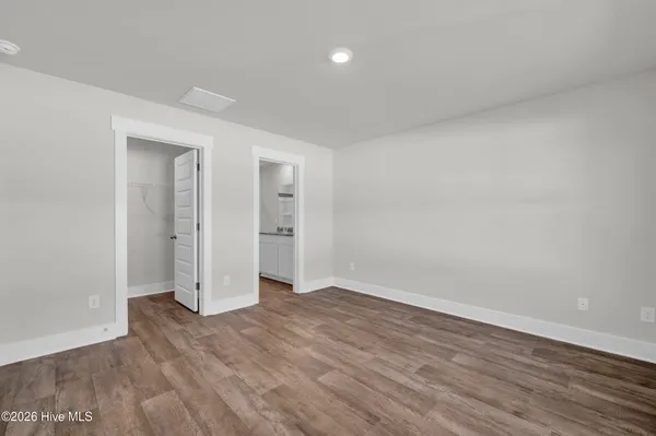 $2,200 | 121 South Grassland Road, Surf City, NC 28445