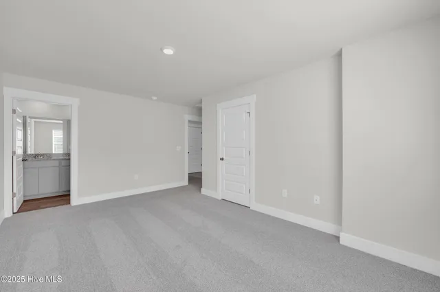 $2,200 | 121 South Grassland Road, Surf City, NC 28445