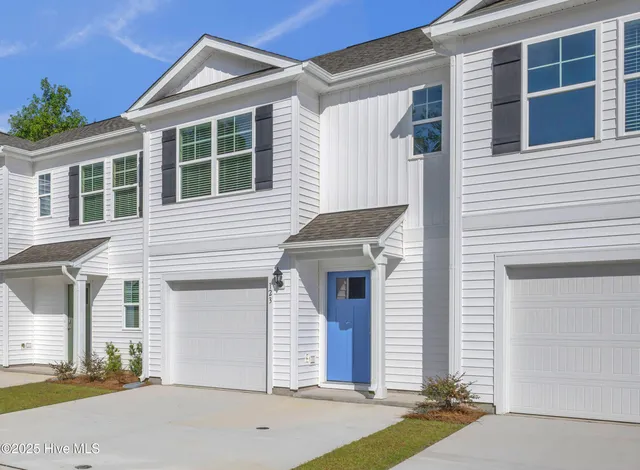 $2,200 | 121 South Grassland Road, Surf City, NC 28445