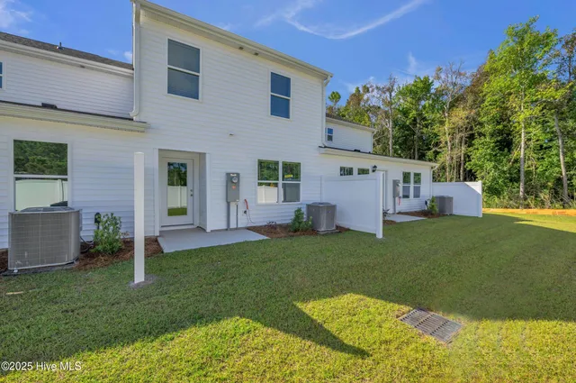 $2,200 | 121 South Grassland Road, Surf City, NC 28445
