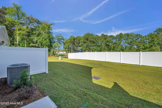 $2,200 | 121 South Grassland Road, Surf City, NC 28445