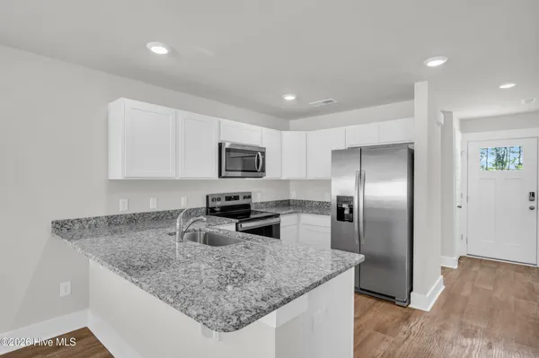 $2,200 | 121 South Grassland Road, Surf City, NC 28445