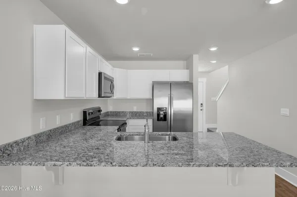 $2,200 | 121 South Grassland Road, Surf City, NC 28445