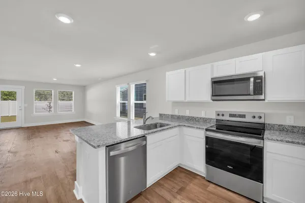 $2,200 | 121 South Grassland Road, Surf City, NC 28445