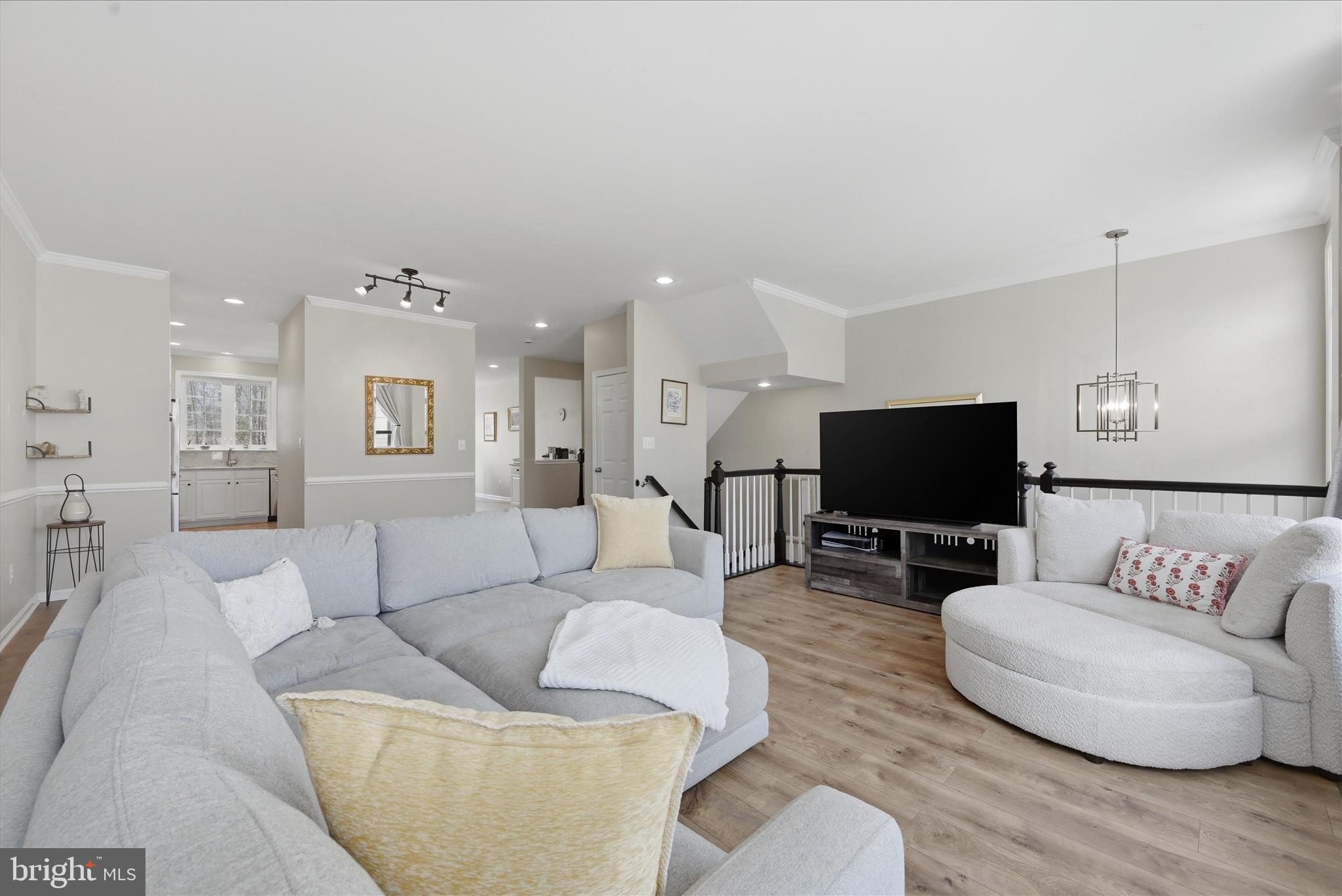 620 Howitzer Terrace Northeast Leesburg, VA 20176 - Photo 5 of 57 Living Room