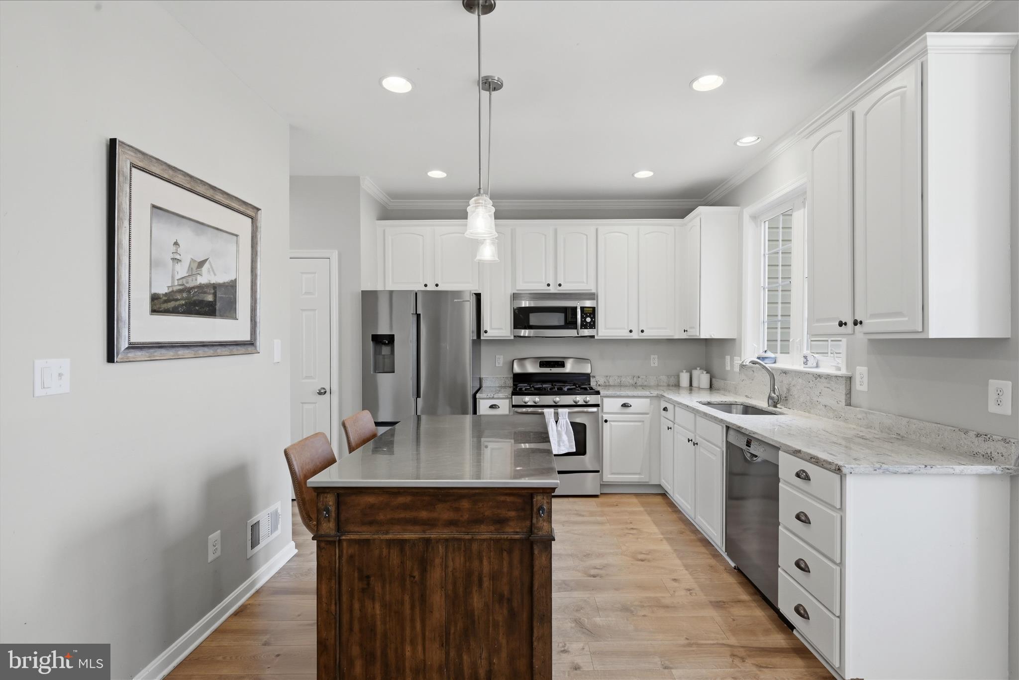 620 Howitzer Terrace Northeast Leesburg, VA 20176 - Photo 7 of 57 Kitchen