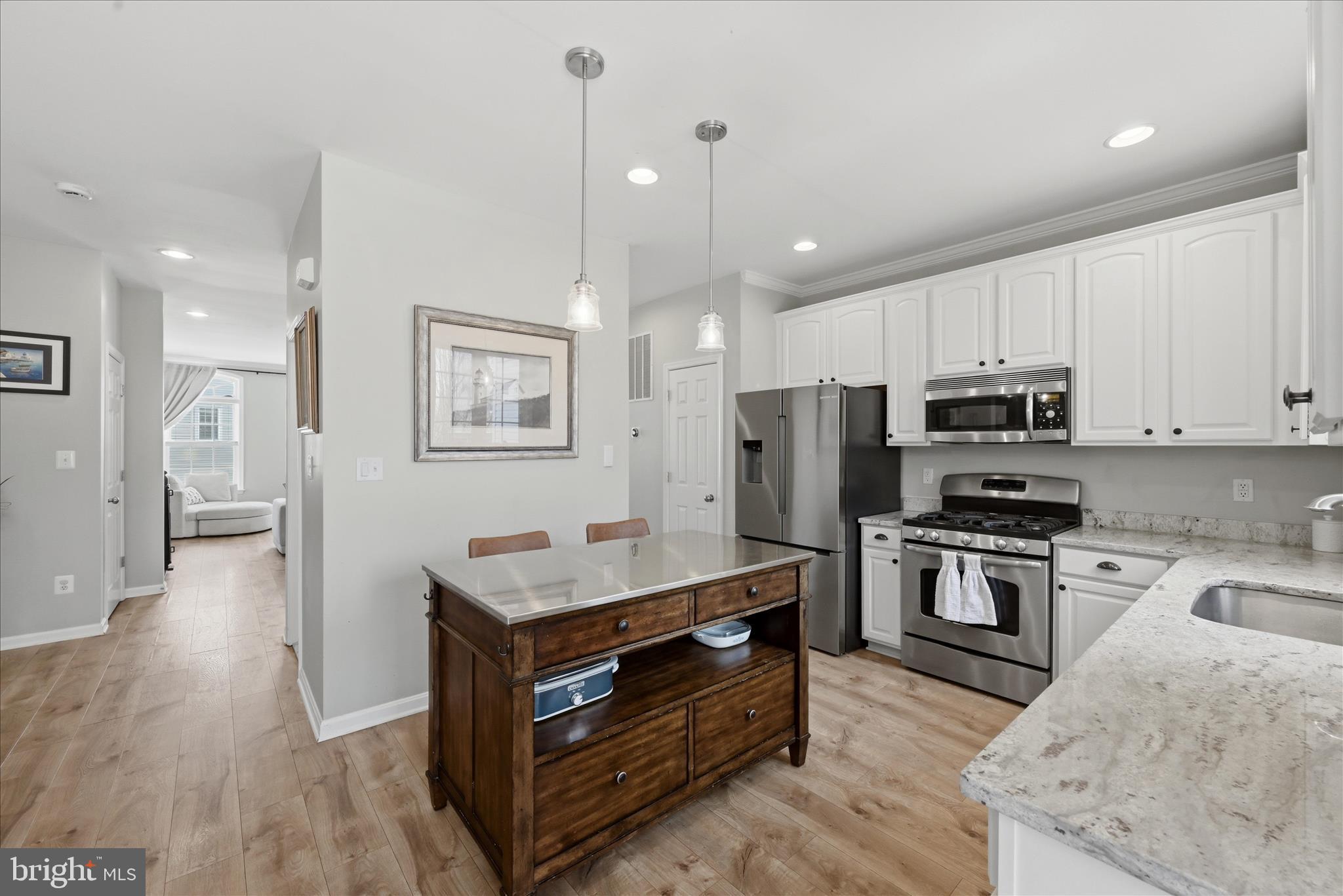 620 Howitzer Terrace Northeast Leesburg, VA 20176 - Photo 8 of 57 Kitchen