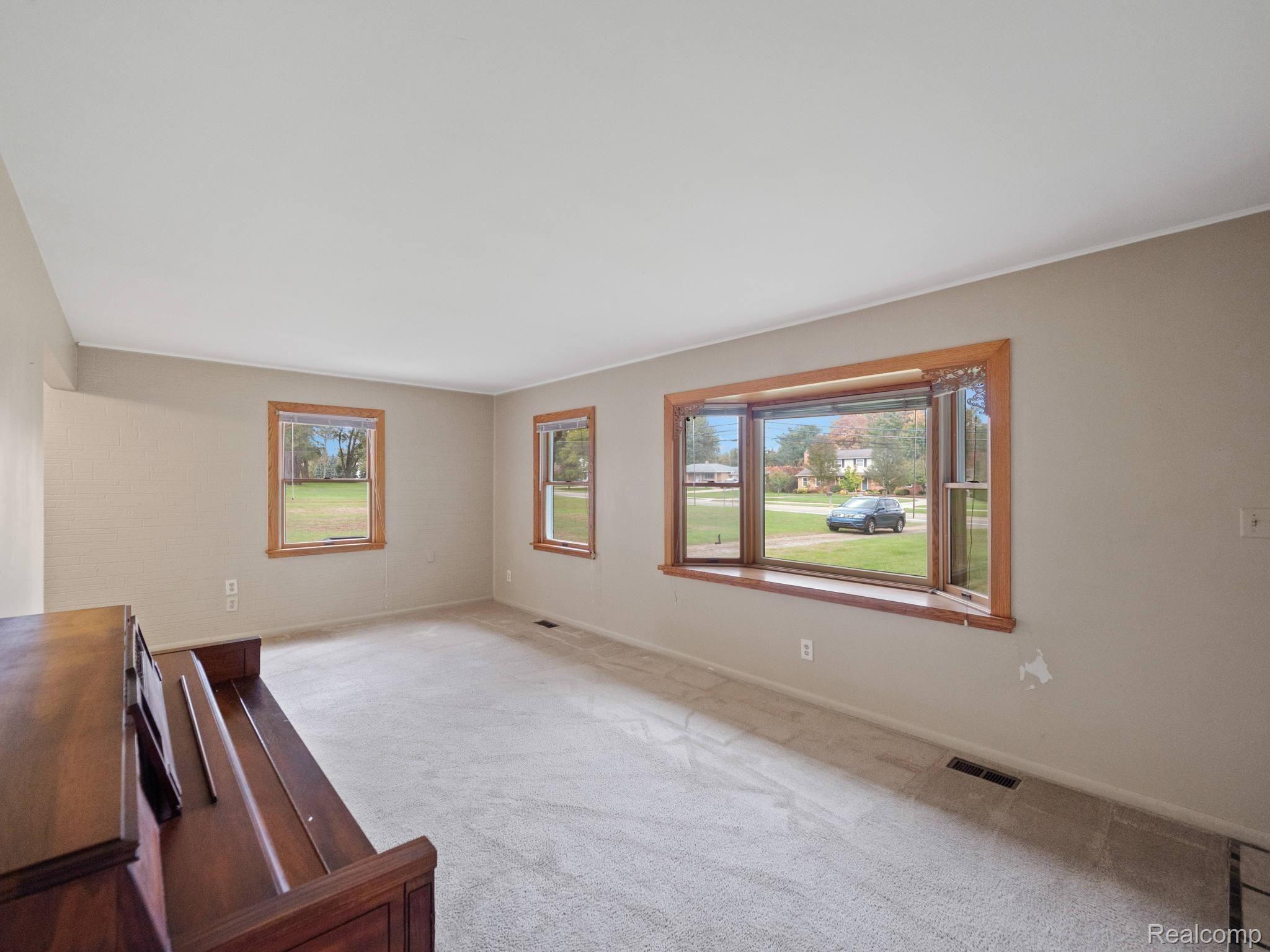 53121 Jewell Road Utica, MI 48315 - Photo 8 of 23 15-web-or-mls-P4433633.jpg