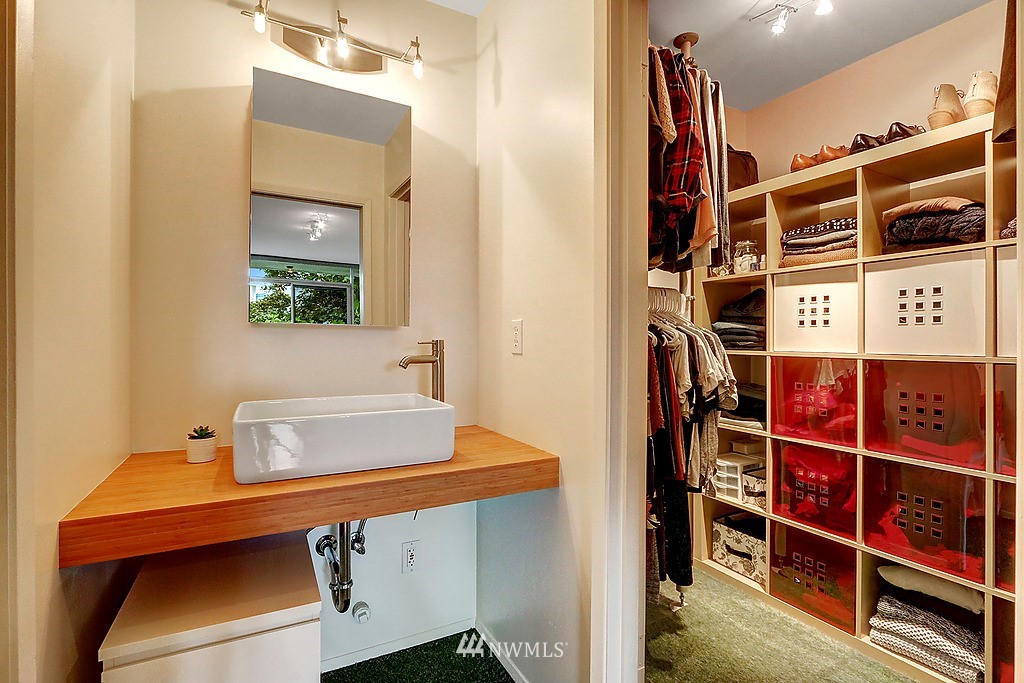 1000 Union Street, Unit PHA Seattle, WA 98101 - Photo 19 of 25