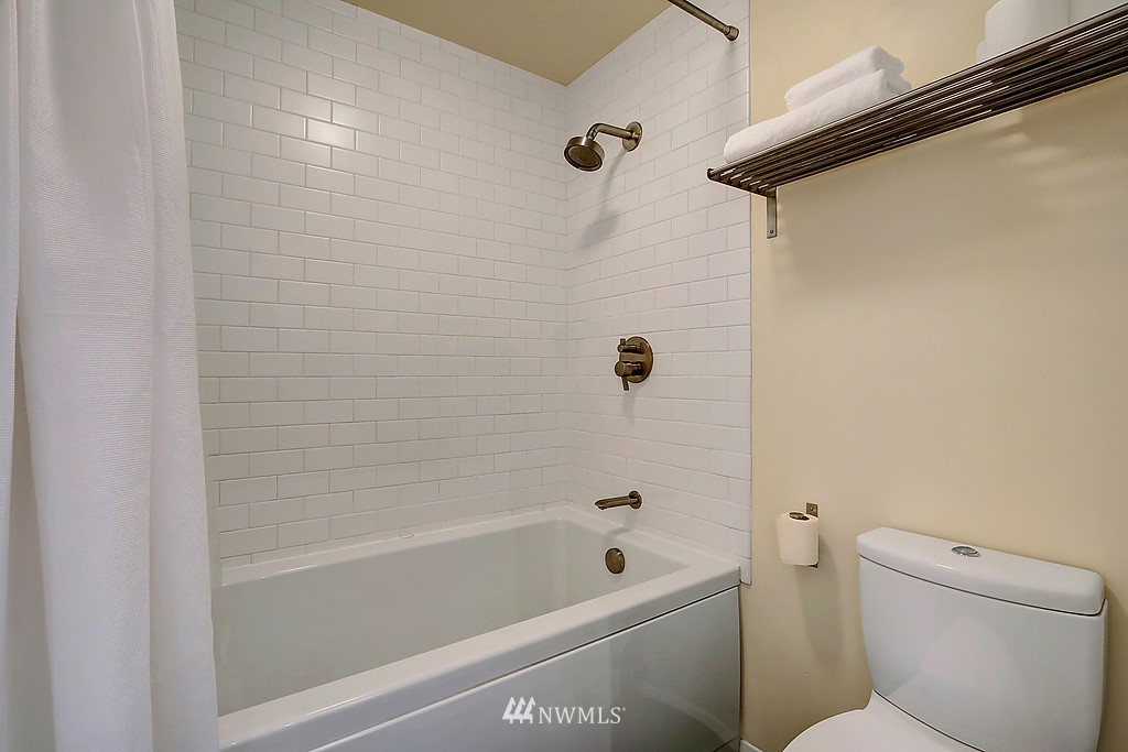 1000 Union Street, Unit PHA Seattle, WA 98101 - Photo 20 of 25