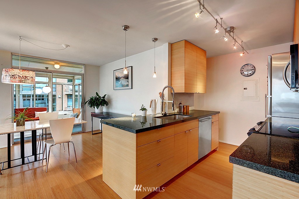 1000 Union Street, Unit PHA Seattle, WA 98101 - Photo 7 of 25