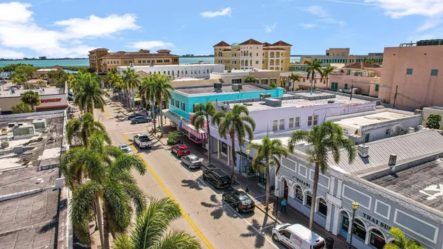 $1,650 | 211 Orange Avenue, Fort Pierce, FL 34950