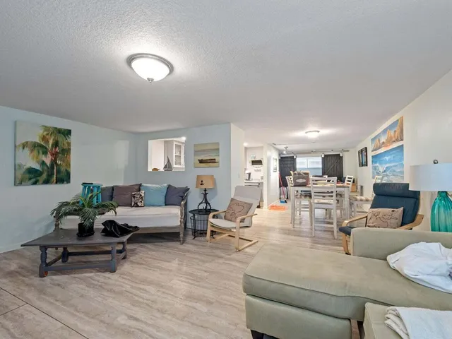 $1,650 | 211 Orange Avenue, Fort Pierce, FL 34950