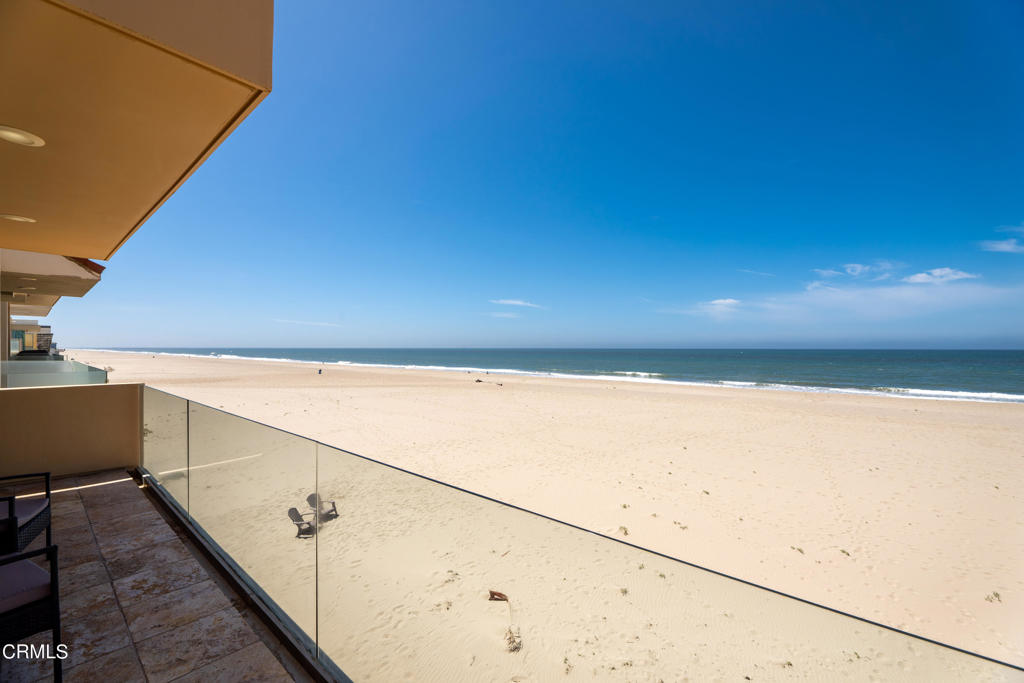 791 Mandalay Beach Road Oxnard, CA 93035 - Photo 38 of 46 a view of a terrace