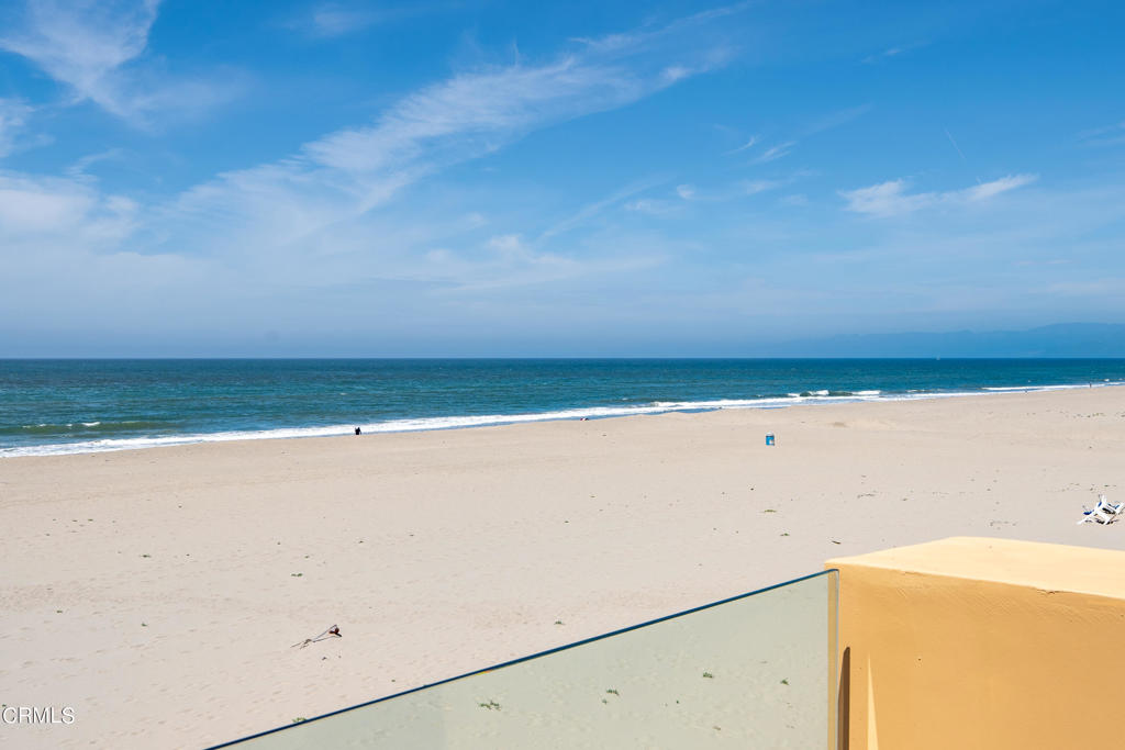 791 Mandalay Beach Road Oxnard, CA 93035 - Photo 39 of 46 a view of beach and small space