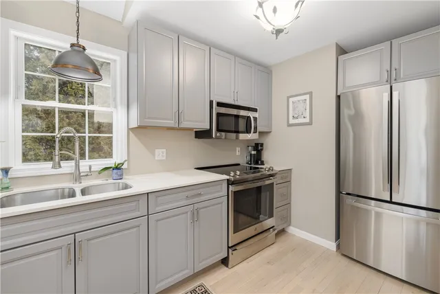 $1,400,000 | 125 Montauk Road, Narragansett, RI 02882