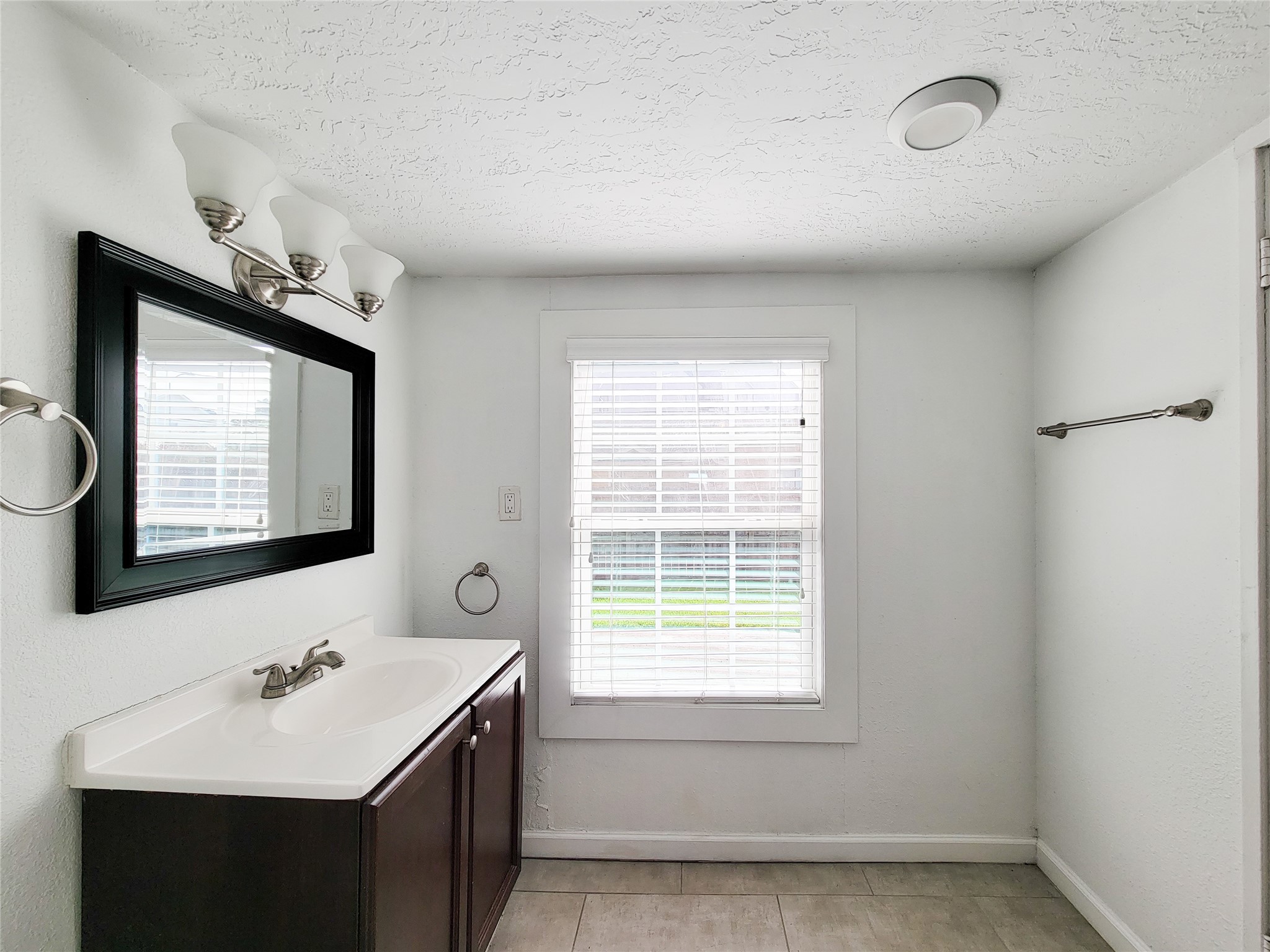 728 East 13th Street Houston, TX 77008 - Photo 21 of 26