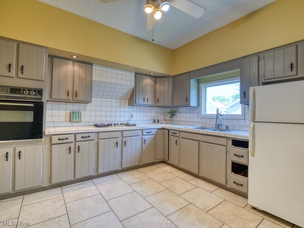 2072 Warren Road Lakewood, OH 44107 - Photo 6 of 17