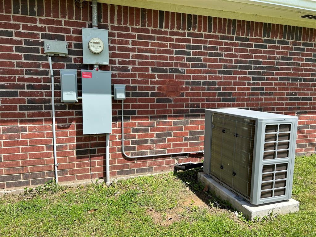 1974 County Road Powderly, TX 75473 - Photo 29 of 33 a view of door