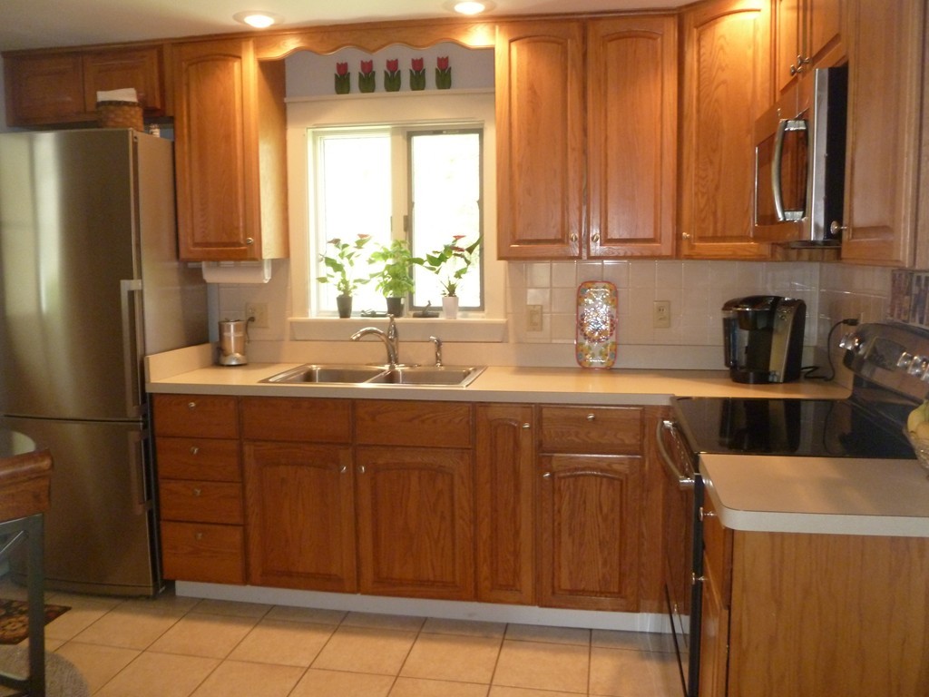 11 Cranmore Road Norwood, MA 02062 - Photo 3 of 21 Gallery Image 3