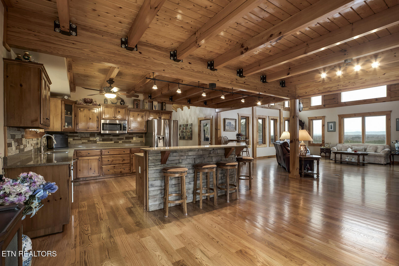 124 Overlook Way Vonore, TN 37885 - Photo 16 of 60 16_OverlookWay_124_Breakfast03