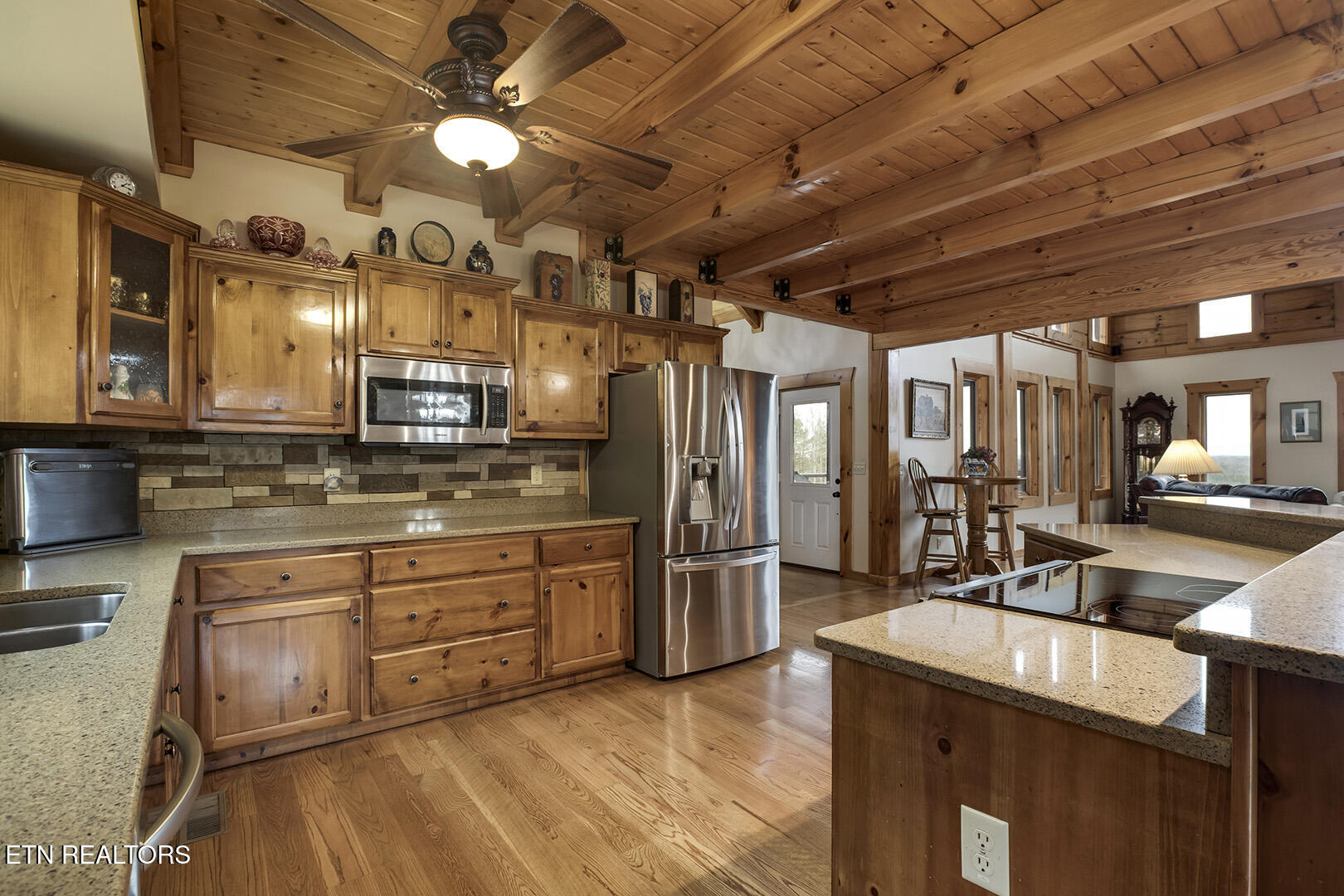 124 Overlook Way Vonore, TN 37885 - Photo 17 of 60 17_OverlookWay_124_Kitchen01