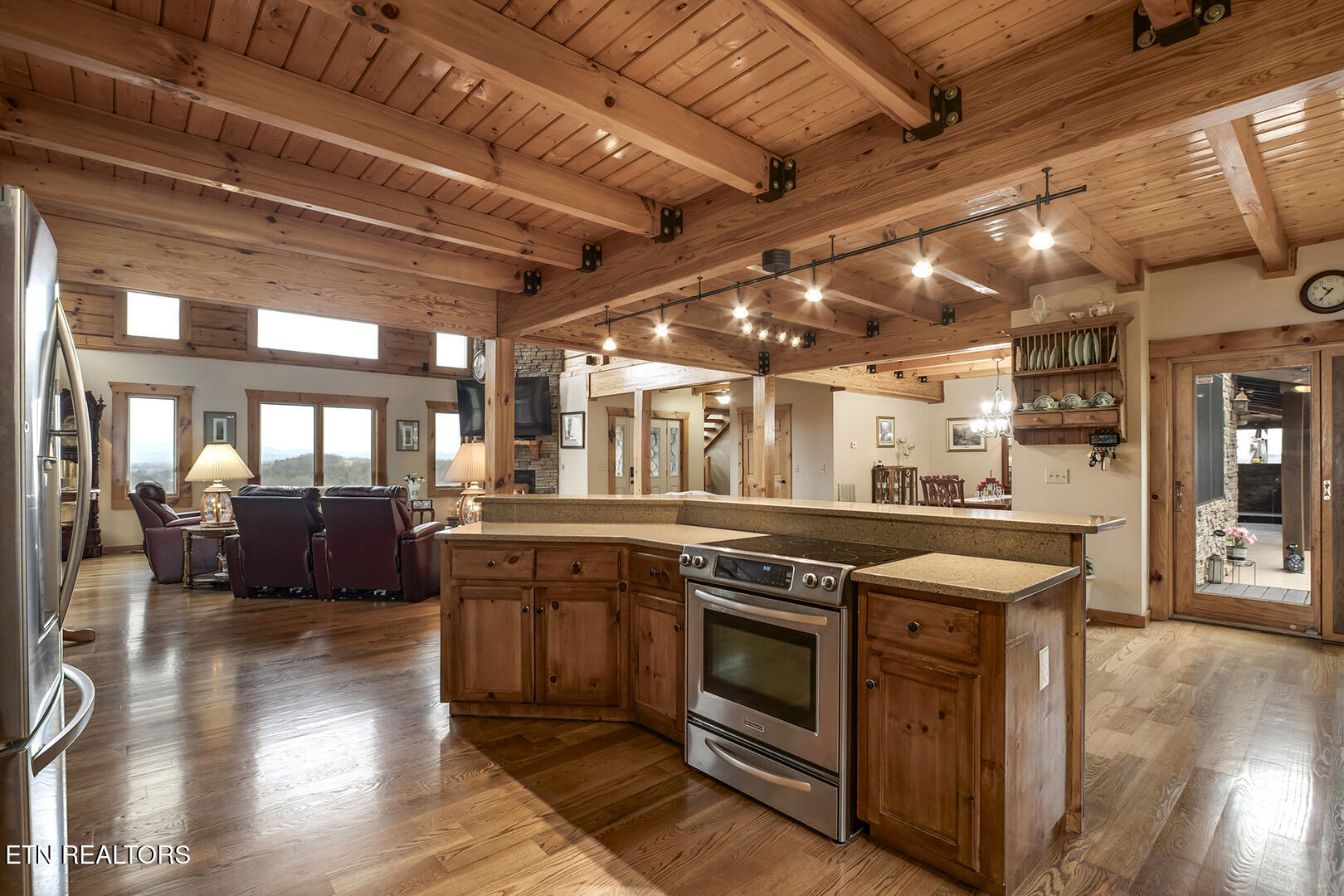 124 Overlook Way Vonore, TN 37885 - Photo 18 of 60 18_OverlookWay_124_Kitchen02