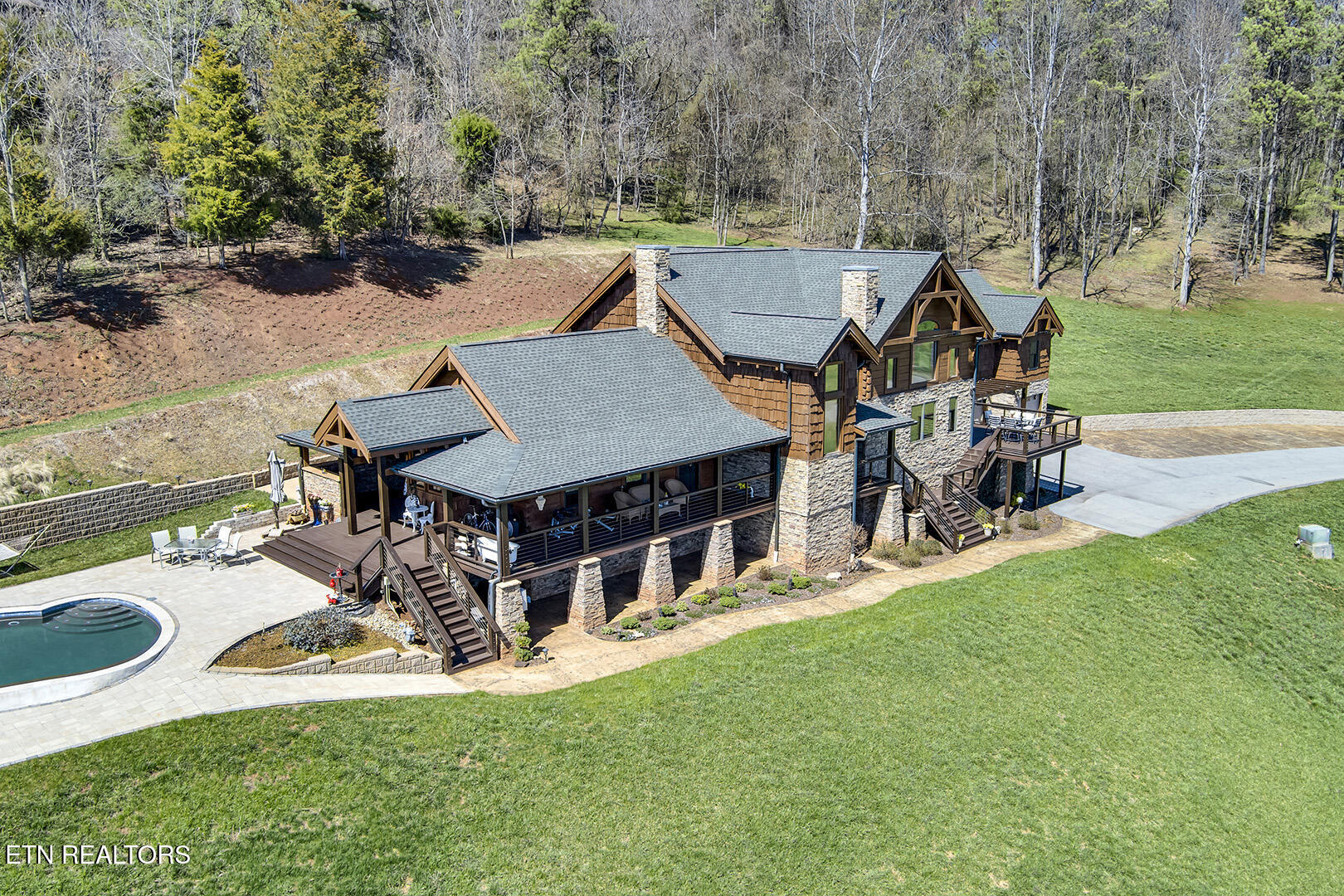 124 Overlook Way Vonore, TN 37885 - Photo 3 of 60 03_OverlookWay_124_FrontLeftElevated