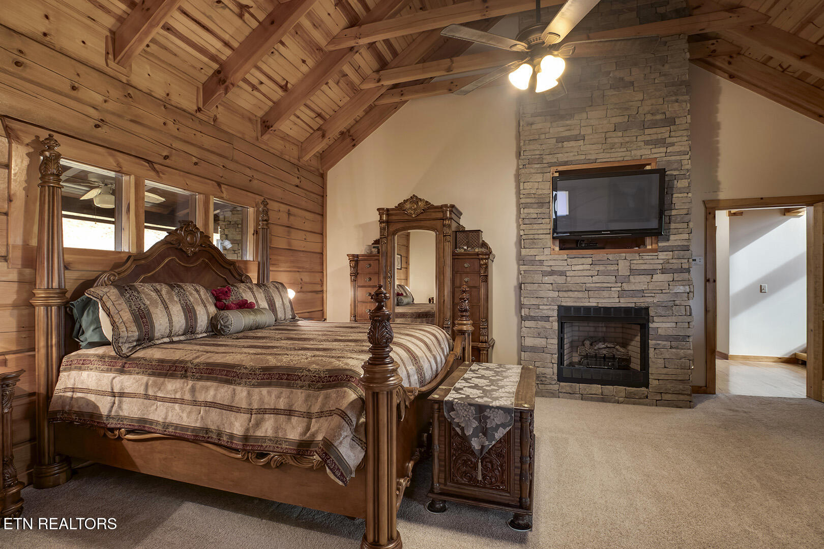 124 Overlook Way Vonore, TN 37885 - Photo 36 of 60 36_OverlookWay_124_MasterBedroom02