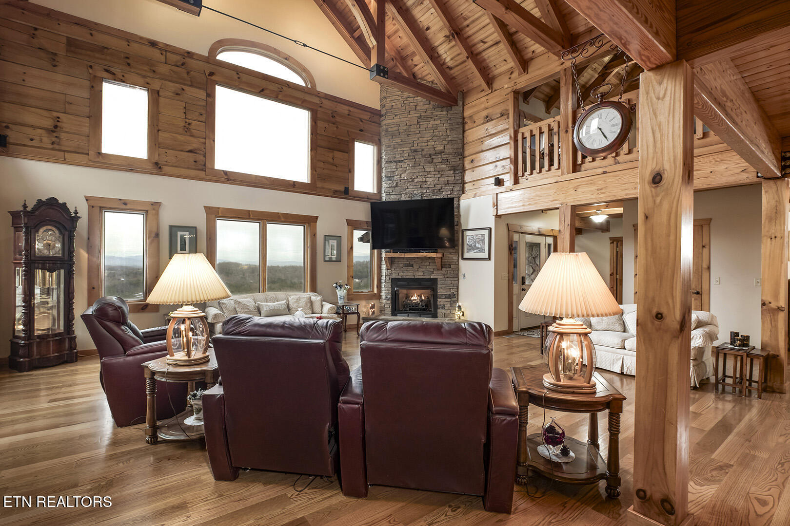 124 Overlook Way Vonore, TN 37885 - Photo 9 of 60 09_OverlookWay_124_Living03