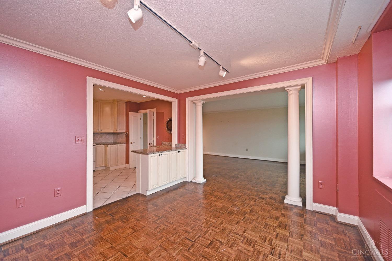 2444 Madison Road, Unit 805 Cincinnati, OH 45208 - Photo 20 of 45 Gallery Image 20